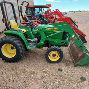 John Deer 3820E Tractor